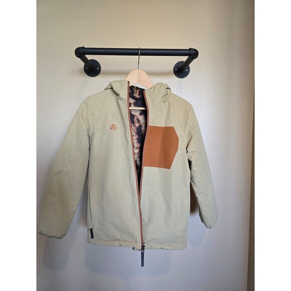 Boys turbine reversible snow / ski / snowboard coat. Size medium - Picture 7 of 11